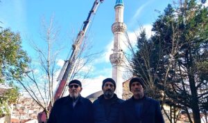 buyuksehir-elmalik-camiinin-minare-kulahini-yeniledi-QI3hwMXh.jpg