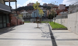 buyuksehir-izmit-basaran-camii-meydanini-yeniledi.jpg