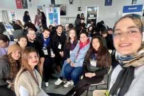 buyuksehir-onculugunde-farkindalik-adimi-izmirli-gencler-fark-edil-fark-ettir-diyerek-bulustu.jpg