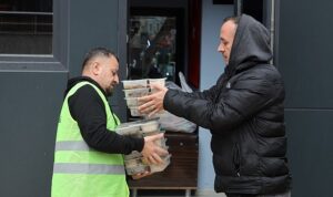 buyuksehir-taksici-esnafini-ramazanda-unutmadi-tYZkj1wa.jpg