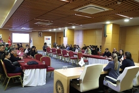 buyuksehirde-kadin-dostu-kentler-toplantisi.jpg