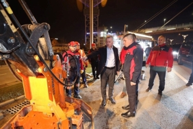 buyuksehirde-yeni-yil-gecesi-de-yol-bakim-hizmeti-devam-etti.jpg