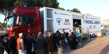 buyuksehirden-ramazan-ayinin-ilk-gununde-sicak-yemek-ikrami.jpg