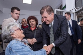 buyuksehirin-besinci-kent-lokantasi-aliagada-acildi-baskan-tugay-kurdeleyi-kesti-tanzim-satis-magazalarinin-mujdesini-verdi.jpg