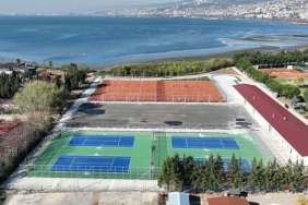 buyuksehirin-izmit-tenis-merkezinde-sona-dogru.jpg