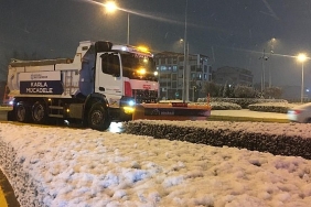 buyuksehirin-kar-mesaisi-canla-basla-suruyor-kocaelide-yollar-acik-ulasimda-aksama-yok.jpg