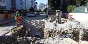 buyuksehirin-yagmur-suyu-hatti-calismalari-devam-ediyor.jpg