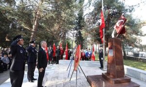 canakkale-zaferinin-109-yilinda-sehitlerimiz-torenlerle-anildi-KnEP5E2I.jpg