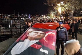 canakkalede-ataturk-sevdalilari-ataya-saygi-icin-yurudu.jpg