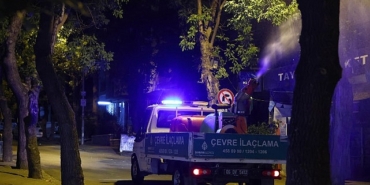 cankaya-belediyesi-hava-sicakliklarinin-devam-ettigi-yaz-aylarinda-ilcedeki-ilaclama-calismalarini-surduruyor.jpg