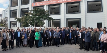 canlar-imam-zeynel-abidin-cemevini-gezdi.jpg