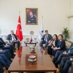 chp-ege-bolgesi-il-baskanlarindan-baskan-tugaya-tebrik-ziyareti-baskan-tugay-bizler-cumhuriyeti-kuran-JWkFt8Eg.jpg