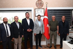 chp-genel-baskan-yardimcisi-bozoglundan-baskan-topalogluna-ziyaret.jpg