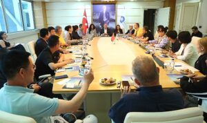 cin-heyetinden-antalya-buyuksehir-belediyesine-ziyaret-3t9Alibd.jpg