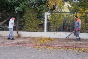 cop-konteynerleri-dezenfekte-ediliyor.jpg