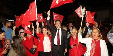 cumhuriyetin-101-yili-dikili-ve-candarlida-coskuyla-kutlandi.jpg