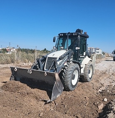 Çumra Belediyesi’nden Mavi Tünel Caddesi’nde Çevre Düzenlemesi Çalışması