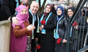 darica-belediye-baskani-ve-cumhur-ittifaki-darica-belediye-baskan-adayi-muzaffer-biyik-kazim-karabekir-NVS7JNB2.jpg