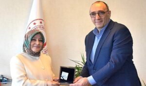 defacto-aile-ve-sosyal-hizmetler-bakanligi-is-birliginde-deprem-bolgesindeki-yardimlarina-devam-ediyor-ylrj8Jg9.jpg