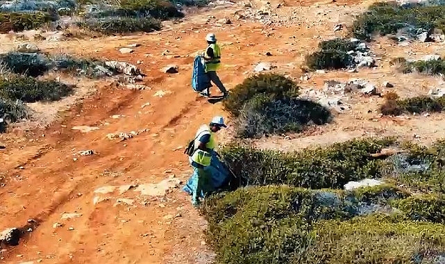 Didim Belediyesi, Dünya Temizlik Günü kapsamında Kulakçı Koyu’nda sahil temizliği gerçekleştirdi