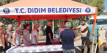 didim-belediyesi-kendisine-ait-akkoy-mahallesinde-yetistirmis-oldugu-urunleri-vatandaslara-dagitmaya-devam-ediyor.jpg