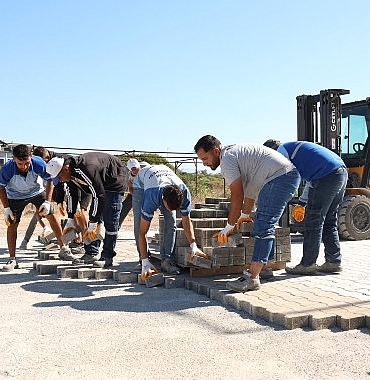 Didim Belediyesi Parke Taşı Döşeme Çalışmalarını Sürdürüyor