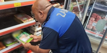 didim-belediyesi-zabita-mudurlugu-ekipleri-kent-genelinde-faaliyet-gosteren-zincir-marketlerde-denetimlerini-surduruyor.jpg