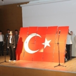 dilovasi-cumhuriyetin-ilaninin-101-yil-donumunu-ilce-protokolu-ve-vatandaslarin-katilimiyla-coskuyla-kutlandi.jpg