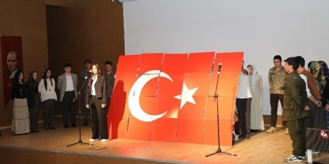 dilovasi-cumhuriyetin-ilaninin-101-yil-donumunu-ilce-protokolu-ve-vatandaslarin-katilimiyla-coskuyla-kutlandi.jpg
