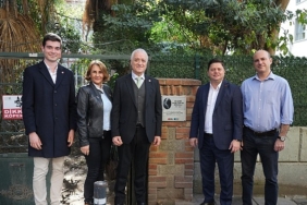 dis-hekimi-dr-halit-sazi-kosemihalin-anisi-kadikoyde-yasatiliyor.jpg