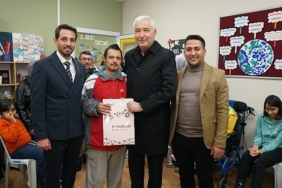 dunya-engelliler-gununde-kemalpasa-belediye-baskani-mehmet-turkmen-ozel-gereksinimli-bireyler-ile-bir-araya-geldi.jpg