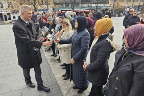 dunya-kadin-haklari-gunu-golcukte-kutlandi.jpg