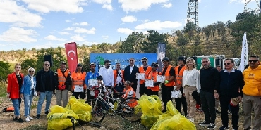 dunya-temizlik-gununde-temiz-cevreye-dikkat-cekildi.jpg