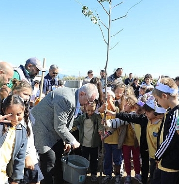 Edremit’te Dünya Hayvanları Koruma Günü’nde anlamlı buluşma