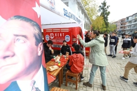 efes-selcukta-her-sey-cocuklar-icin-ogrenci-otobusu-buyuk-ilgi-gordu.jpg