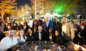 ege-universitesi-ailesi-iftar-programinda-bir-araya-geldi-UTKQur9P.jpg