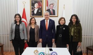 egeli-akademisyenler-uc-farkli-jinekolojik-muayene-giysisi-gelistirecek-bDjNy4Vt.jpg