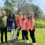egeli-gencler-zeytin-fidanlarini-toprakla-bulusturdu-aUNOfi3A.jpg