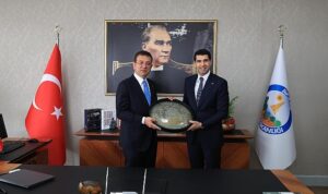ekrem-imamoglu-avcilar-belediye-baskani-utku-caner-caykaraya-tebrik-ziyaretinde-bulundu-mJmr7DeS.jpg