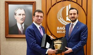ekrem-imamoglu-bagcilar-belediye-baskani-abdullah-ozdemire-tebrik-ziyaretinde-bulundu-MBjcaHvZ.jpg