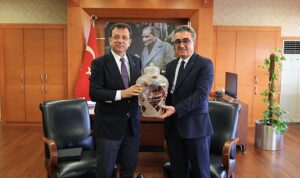 ekrem-imamoglu-bayrampasa-belediye-baskani-hasan-mutluyu-makaminda-tebrik-etti-bKpKb5el.jpg