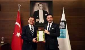 ekrem-imamoglu-besiktas-belediye-baskani-riza-akpolata-tebrik-ziyaretinde-bulundu-3AHnKUNJ.jpg