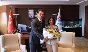ekrem-imamoglu-maltepe-belediye-baskani-esin-koymene-tebrik-ziyaretinde-bulundu-RPUCdSRe.jpg