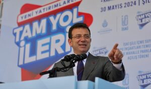 ekrem-imamoglu-silenin-14-koyunde-14-parki-hizmete-acarken-iski-eliyle-de-sile-icme-B3F9EDVL.jpg