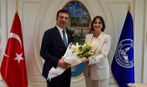 ekrem-imamoglu-uskudar-belediye-baskani-sinem-dedetasa-tebrik-ziyaretinde-bulundu-OMKq9OaX.jpg