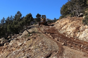 elmalida-19-mahallenin-yayla-yoluna-ulasim-kolaylasti.jpg