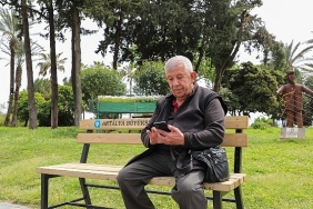 emekle-uretilen-kent-mobilyalari-sehre-deger-katiyor.jpg