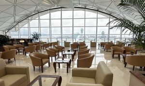 emirates-hong-kong-uluslararasi-havalimanindaki-dinlenme-salonunu-yeniledi-6G94quO7.jpg