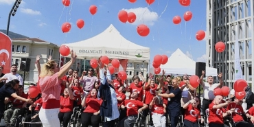 engelli-bireyler-30-agustos-zafer-bayramini-coskuyla-kutladi.jpg