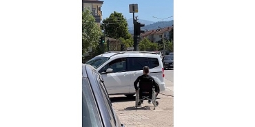 engelli-bireylerin-trafikte-yasadigi-zorluklar-farkindalik-videosu-ile-gundeme-getirildi.jpg